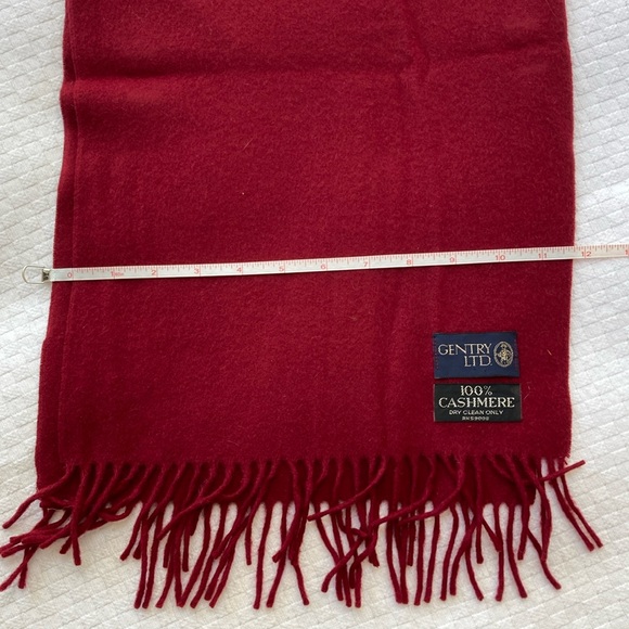 Gentry 100% Cashmere scarf - Picture 3 of 4
